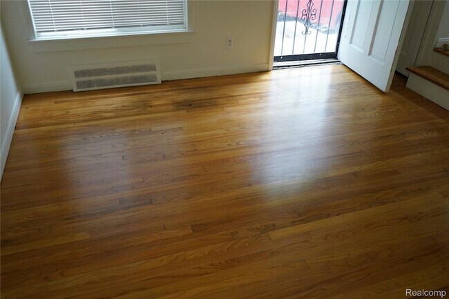 Building Photo - 16145 Baylis St