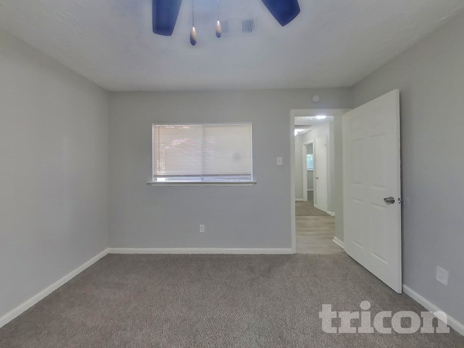 Building Photo - 10919 Almond Grove