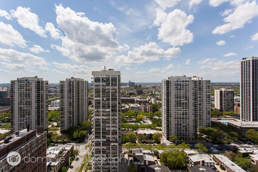 Building Photo - 1415 N Dearborn St