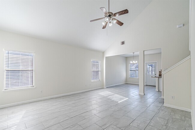 Building Photo - 18111 Hillock Glen Ln