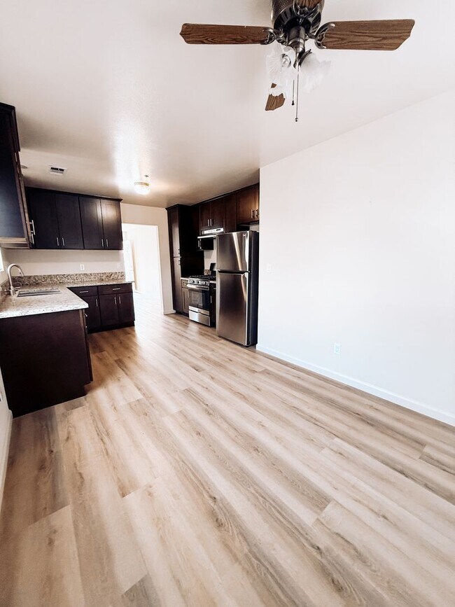 Building Photo - 6152 Orange Ave