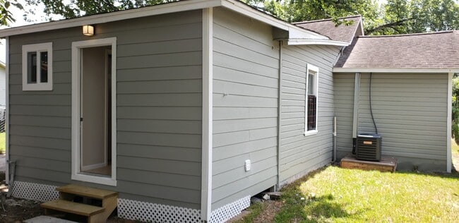 Building Photo - 3221 Wimberly St