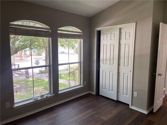 Building Photo - 1513 Big Bend Dr