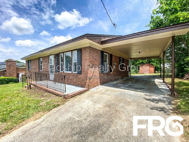 Building Photo - 231 Bunche Dr