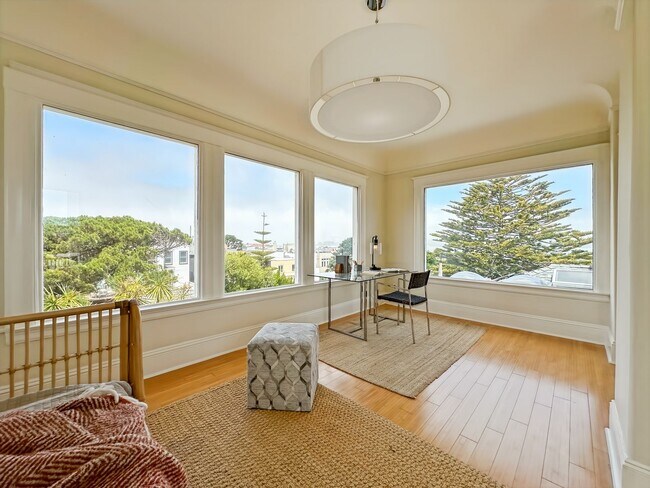 Building Photo - Beautiful 4BR+/3.5BA Edwardian Single-Fami...