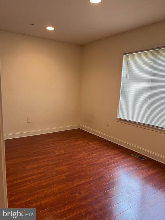 Building Photo - 1933 Cecil B. Moore Ave