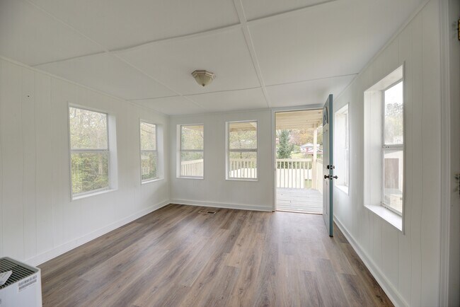 Building Photo - 65 Nason St