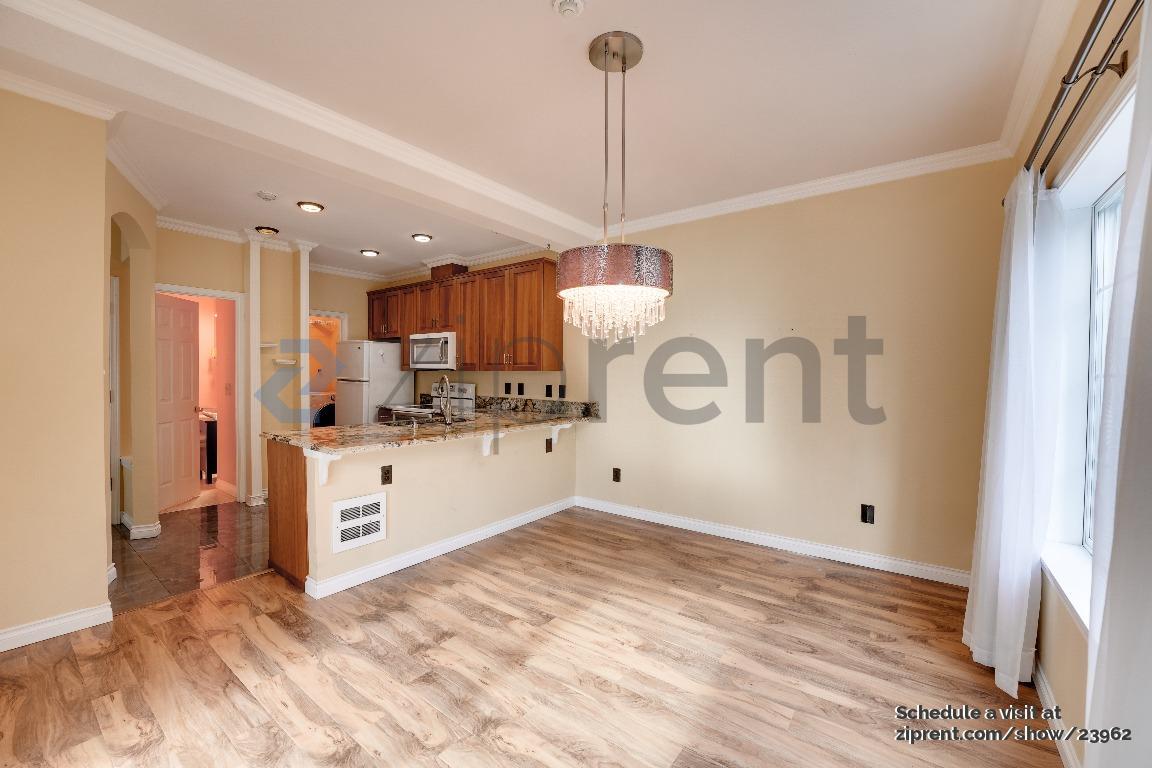 Building Photo - 10909 Avondale Rd NE