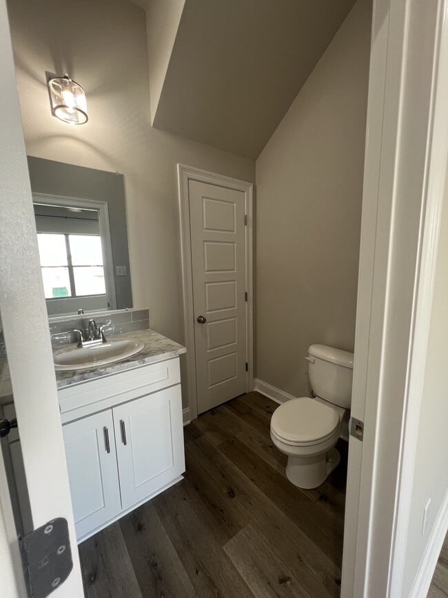 Building Photo - 113 Firethorn Dr