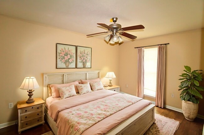 Building Photo - 122 Harden Rd