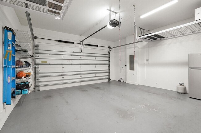 Building Photo - 7509 NW 99th Ave