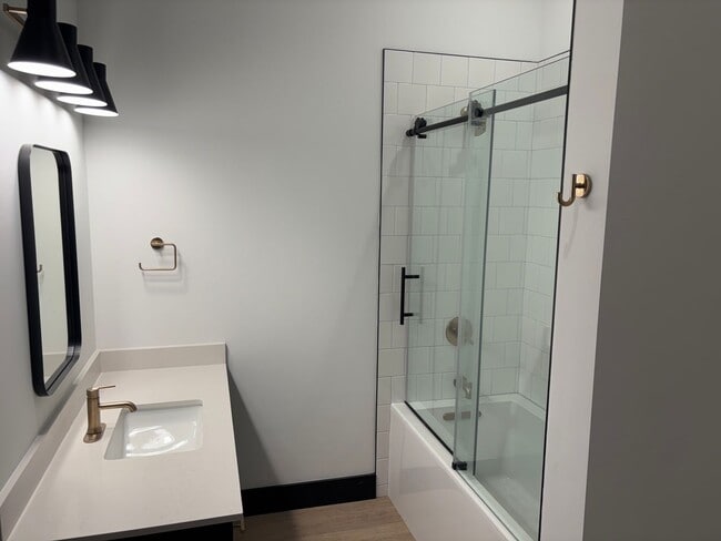 Building Photo - Comfort Meets Convenience – 2-Bedroom Apar...