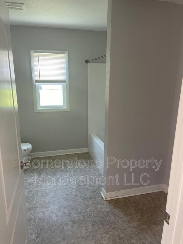 Building Photo - 8190 Oak Dr