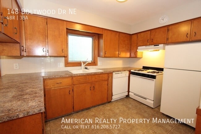 Building Photo - 148 Boltwood Dr NE