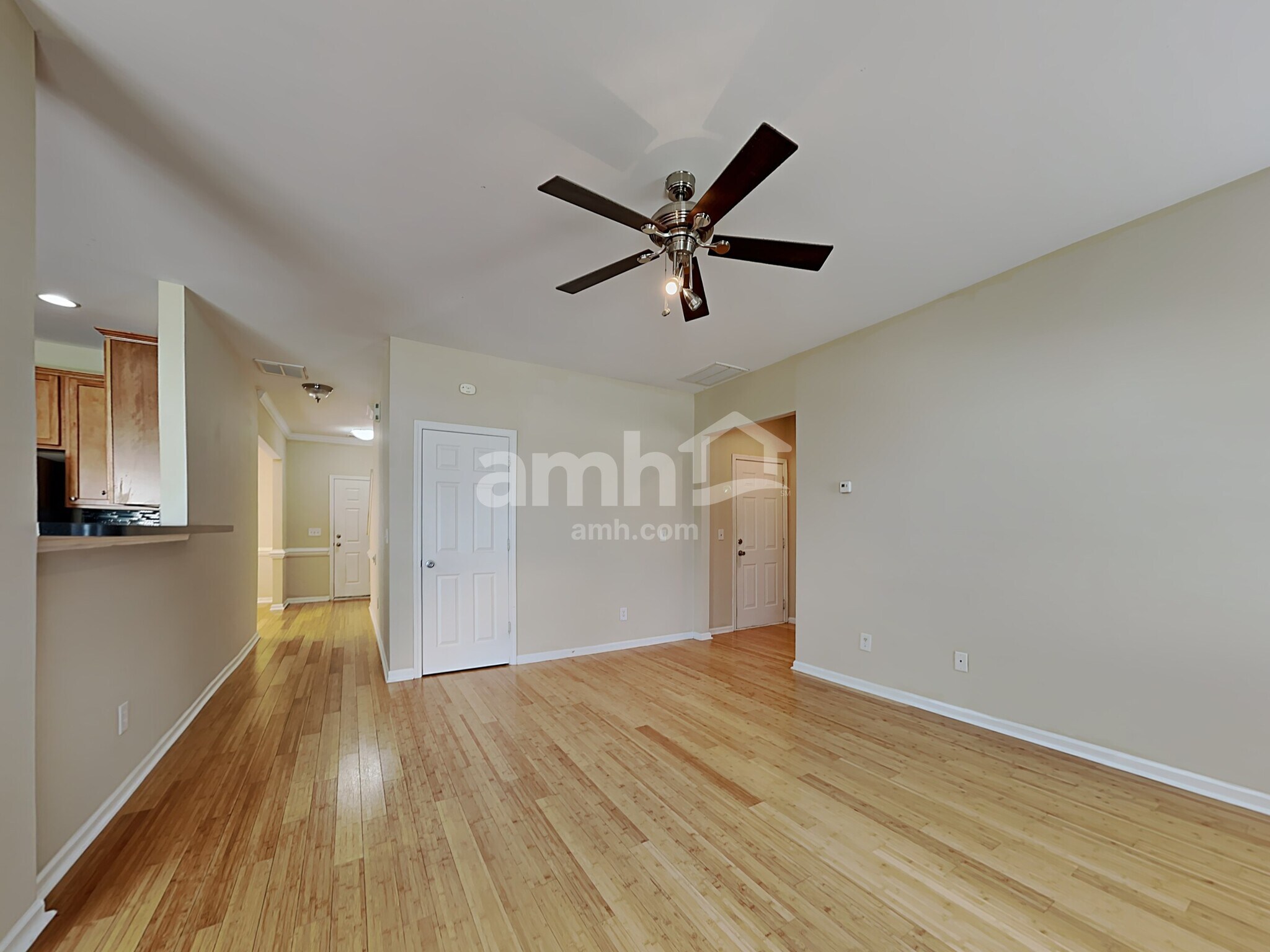 Building Photo - 6352 Hedgewood Ln