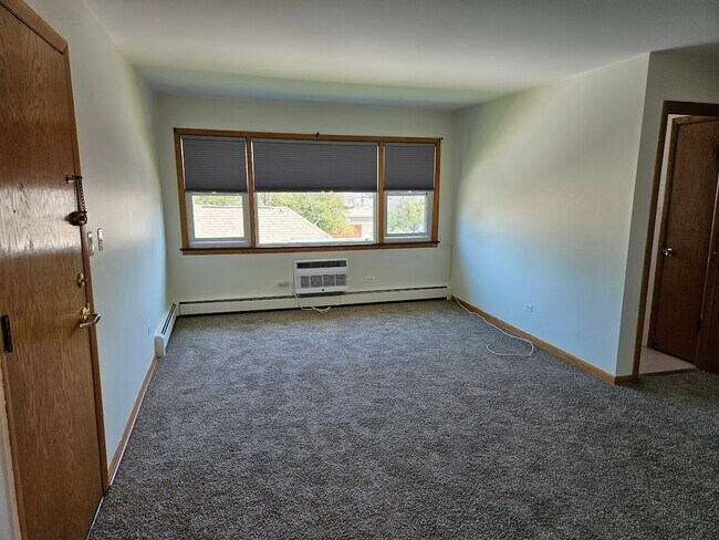 Building Photo - 7511 W Fullerton Ave