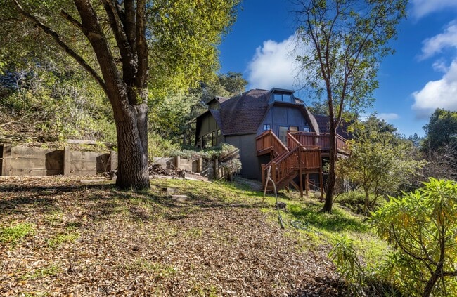 Building Photo - 250 Homestead Trl