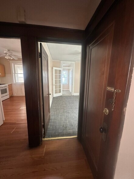 Hall allows entrance to both bedrooms, kitchen and bath - 5044 Bancroft Ave