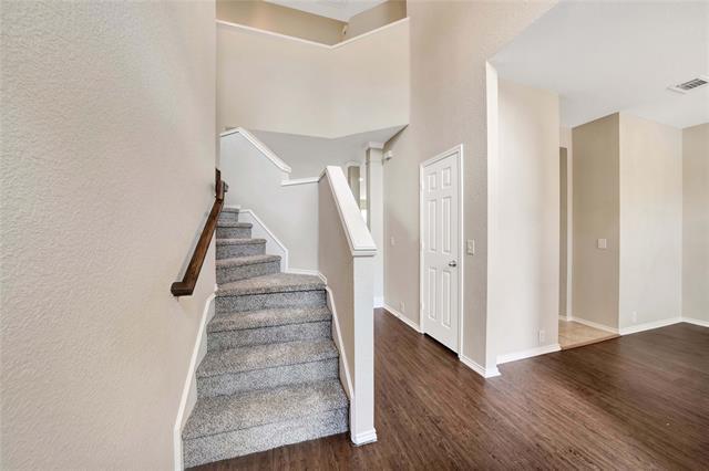 Building Photo - 8625 Luzerne Dr