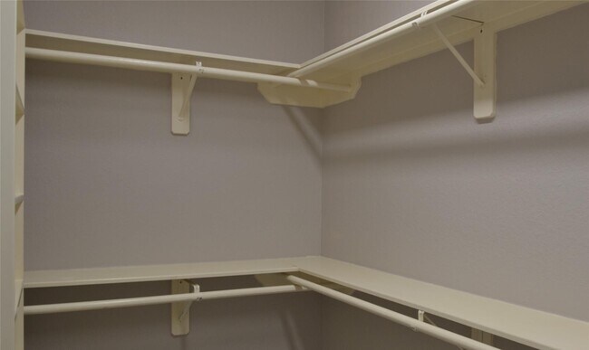 Building Photo - 22755 Cascade Springs Dr