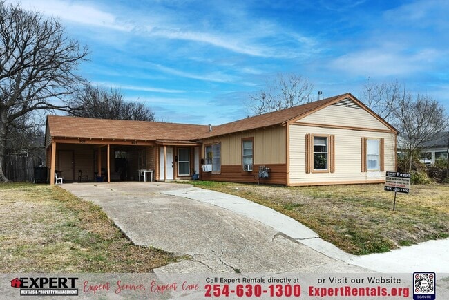 Building Photo - Newly Renovated 2BR/1BA Home with Spacious Backyard