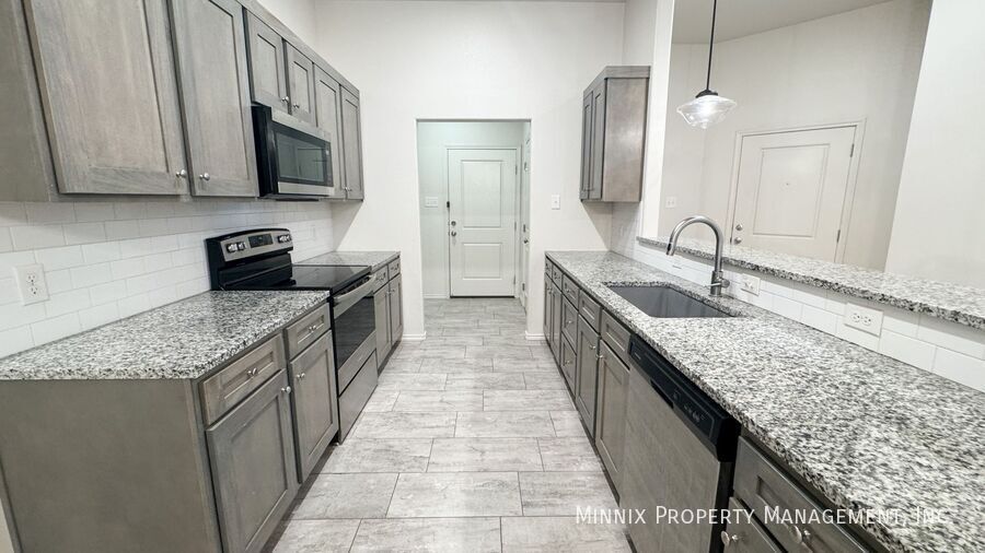 Building Photo - 1102 N 7th St