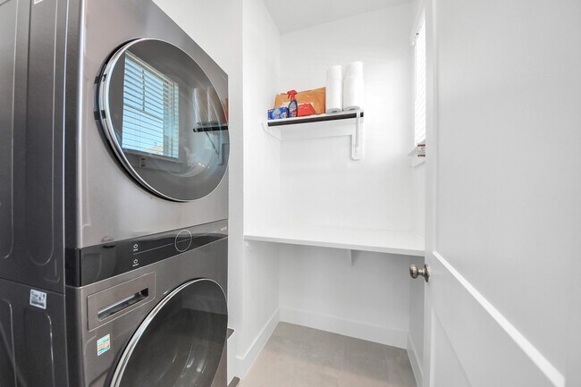 Building Photo - 7655 Jerrara Hts Ln