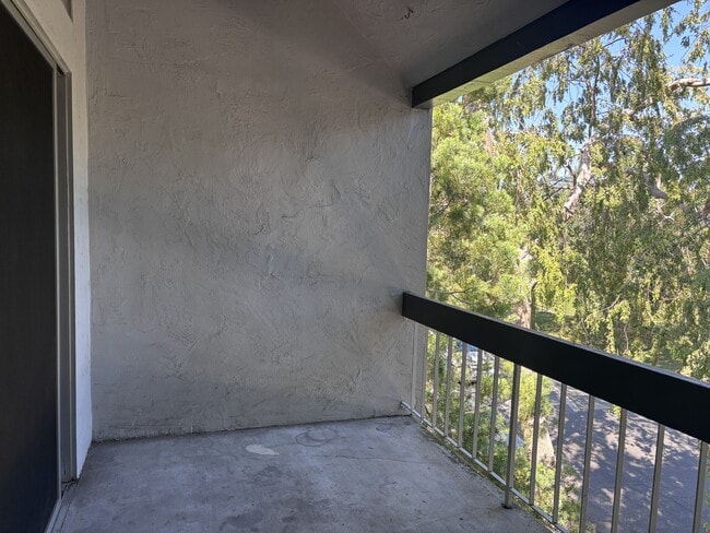 Building Photo - 1591 Ellis St