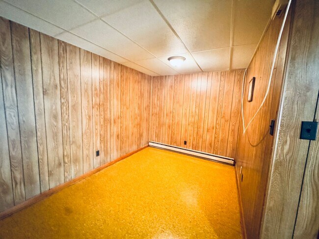 Building Photo - 517 Madewood Rd
