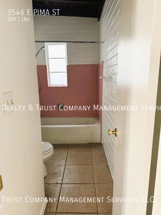 Building Photo - 3546 E Pima St