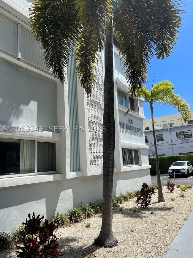 Building Photo - 1185 Marseille Dr