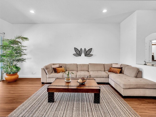 Building Photo - 754 Sunflower Cir