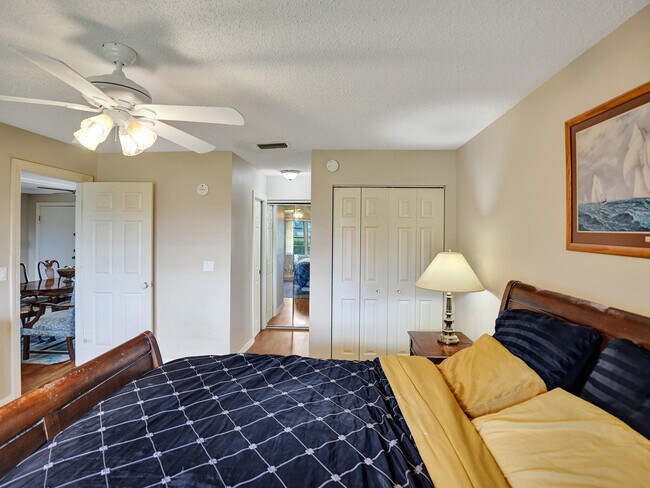 Building Photo - 13771 Via Aurora