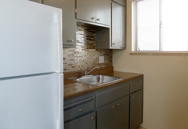 Building Photo - bedroom in Denver CO 80220