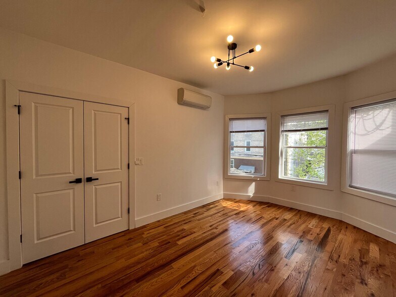 Building Photo - 228 Clinton Ave