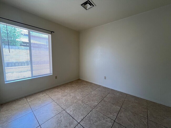 Building Photo - Charming 2 Bedroom, 2 Bathroom Home for Rent!