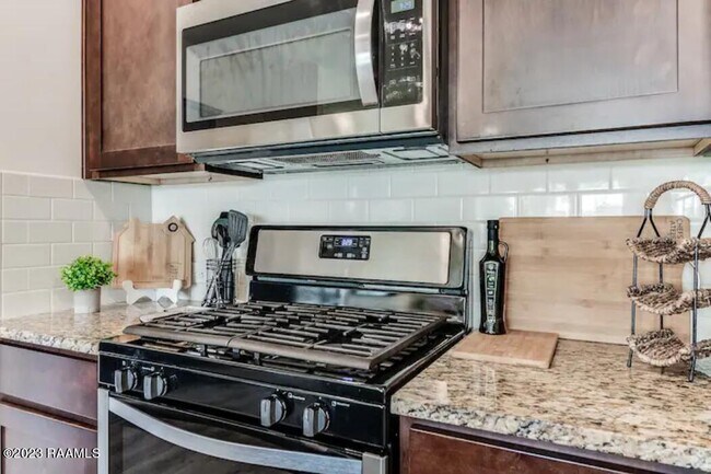 Building Photo - 406 Starlight Dr