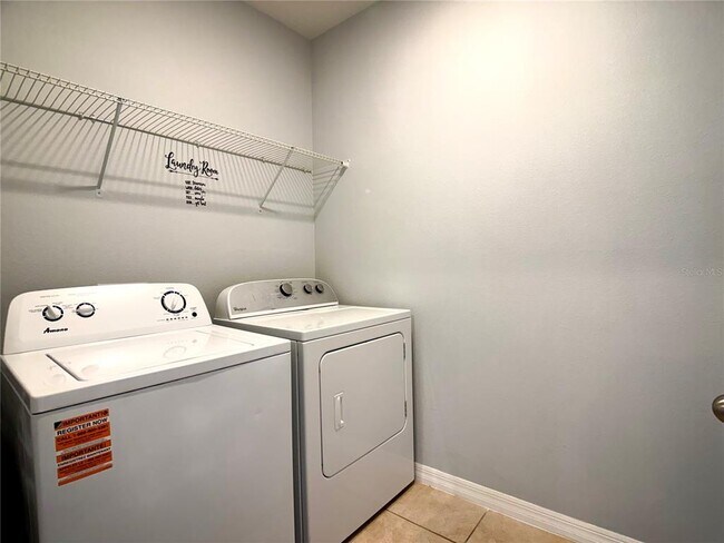 Building Photo - 389 Tanglewood Dr