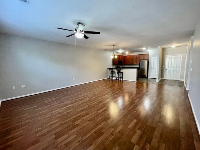 Building Photo - 2 Bedroom Condo w/Open Floor-Plan & Stainless Steel Appliances! Some Utilities Included!