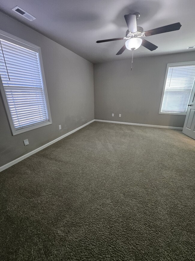 Building Photo - 318 N Landing Dr