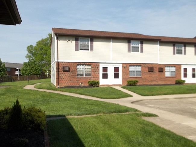 Exterior - Twin Oaks Apartments