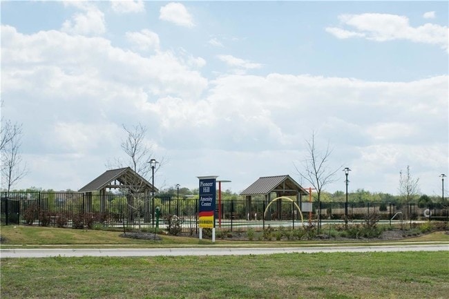 Building Photo - 2204 Bettylou Ln