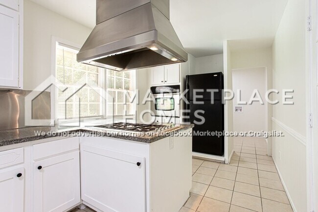 Building Photo - 4477 Glenhaven Dr