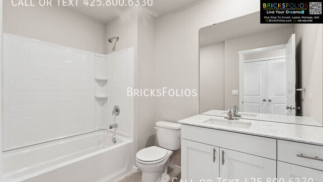 Building Photo - Welcome home to The Berkshire in the heart of Port Orchard