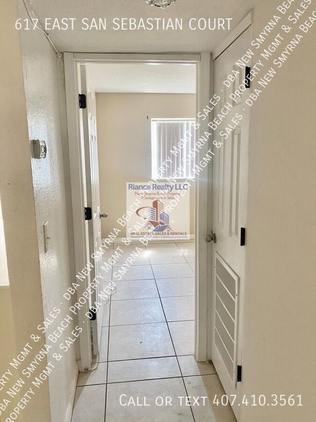 Building Photo - 617 E San Sebastian Ct