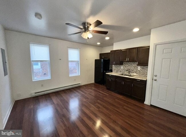 Building Photo - 2106 E Chelten Ave