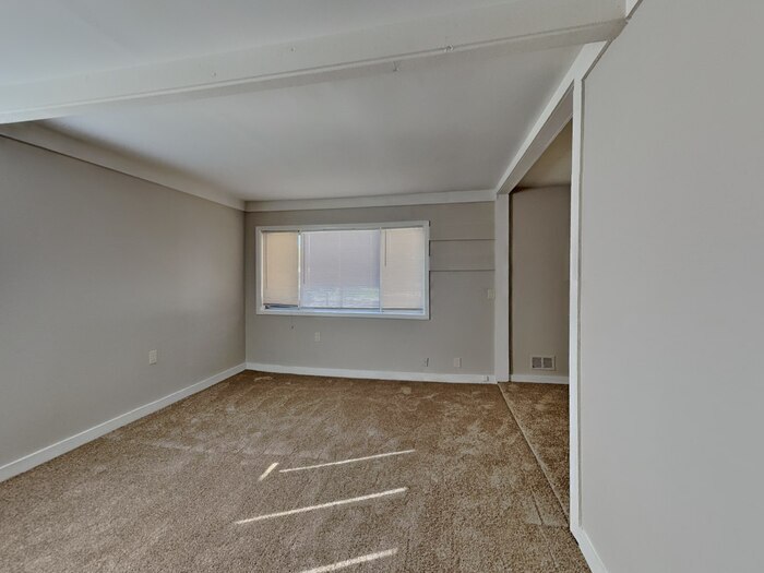 Building Photo - 7 Lucas St