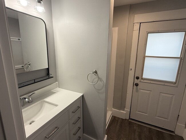 Building Photo - 325/327 3rd St NE