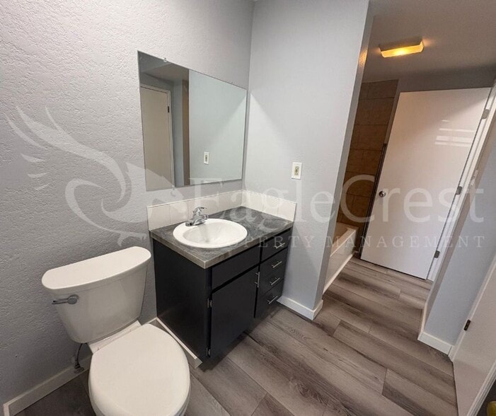 Building Photo - Roseville Lane Apartments