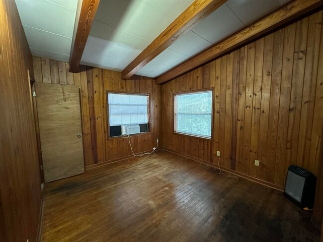 Building Photo - 817 Edgewood St